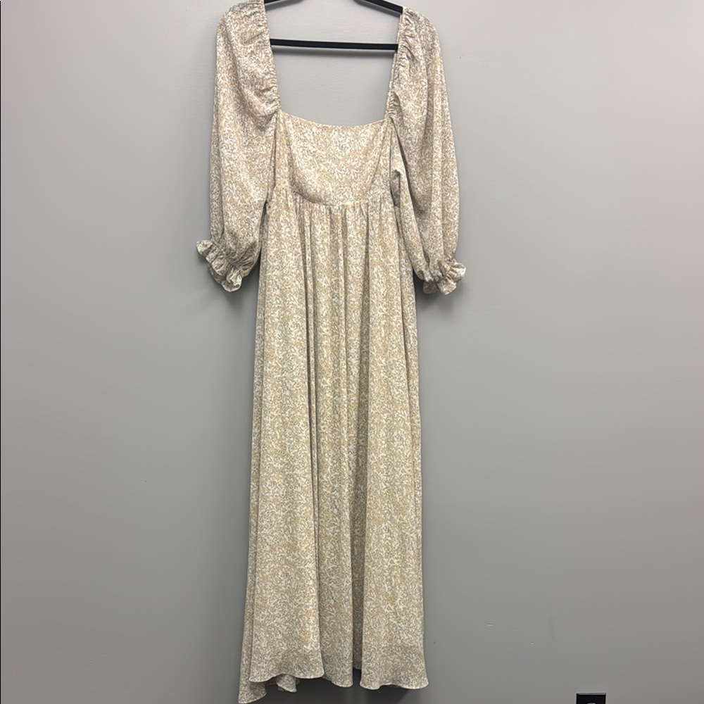 Storia Cream Floral Maxi Dress